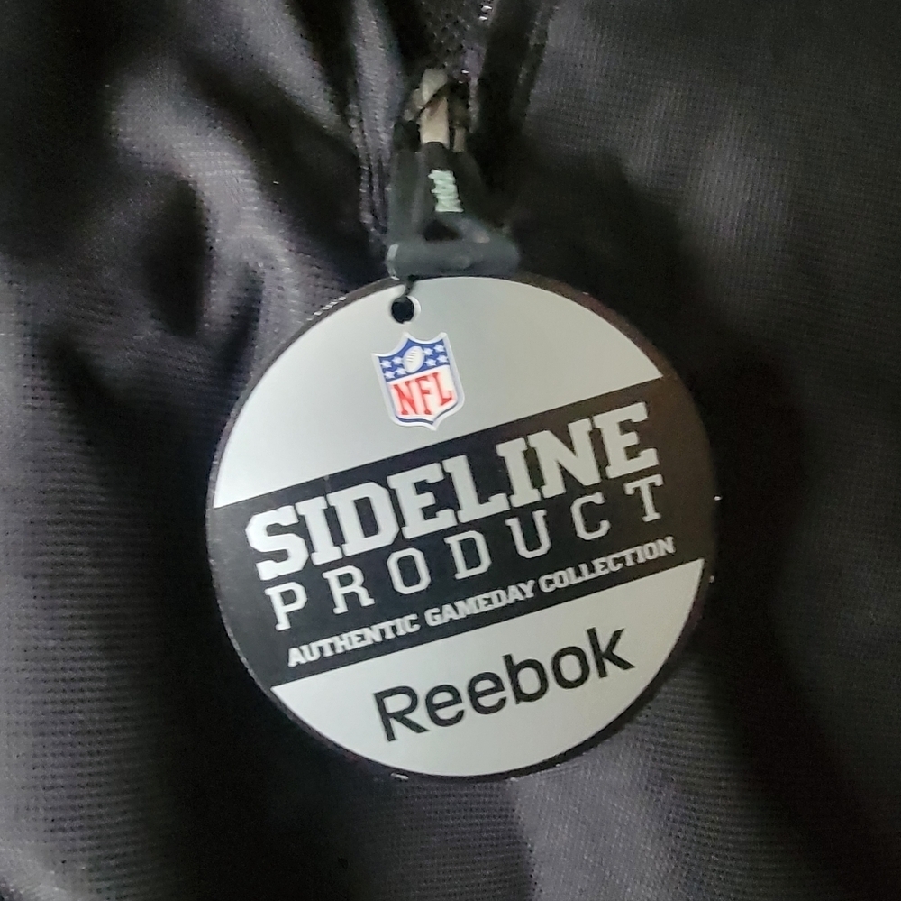 Reebok Lightweight Jacket - Picture 4 of 5